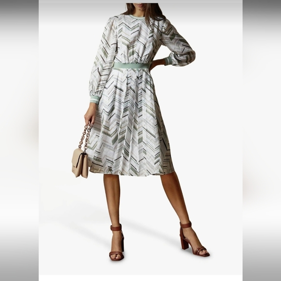 Ted Baker Dresses & Skirts - Ted Baker Katino Everglade Long Sleeved Midi Dress Colour: White, Size 0 US 2